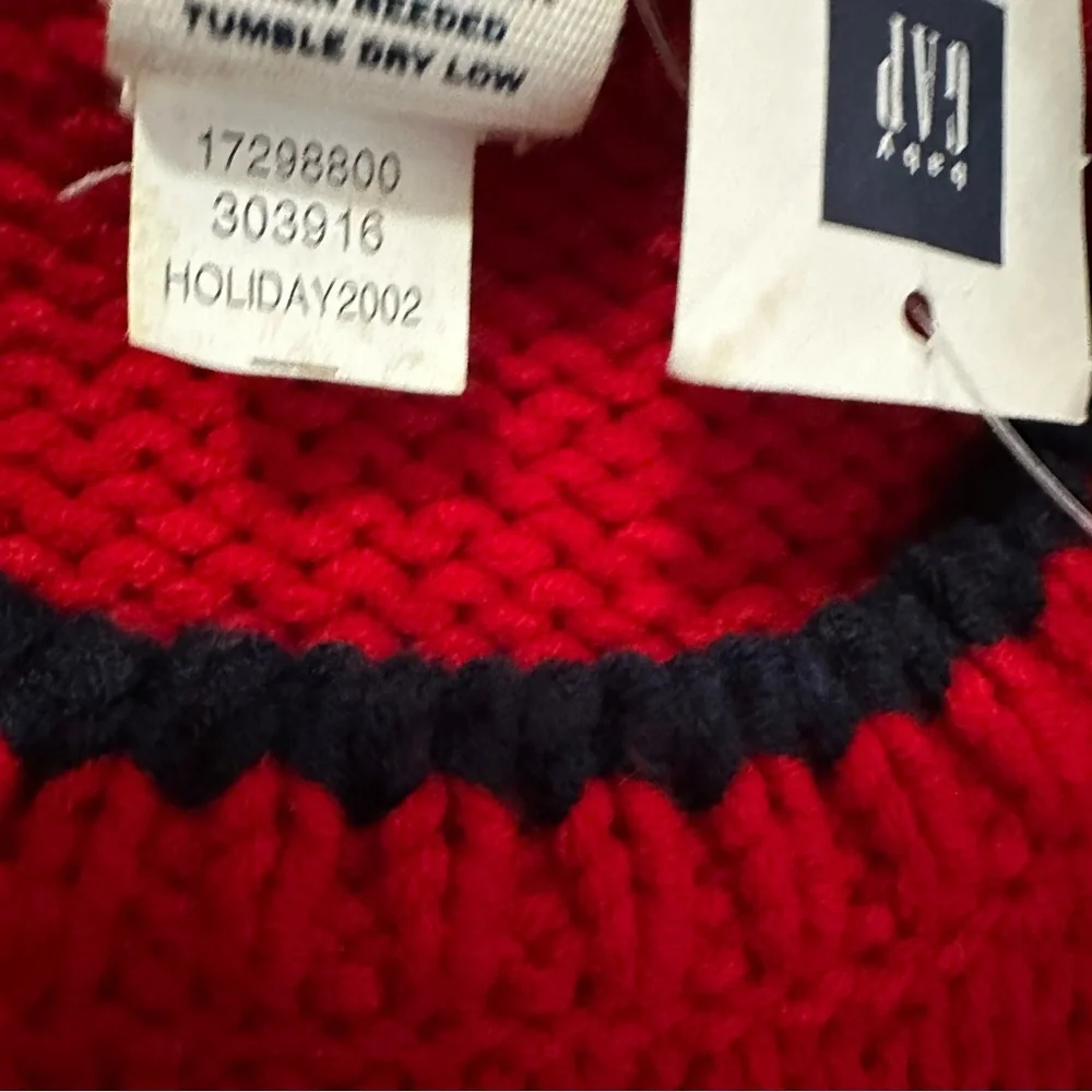 Vintage GAP Y2K NWT New Baby Gap Red Knit Holiday sweater with Bear size 2T